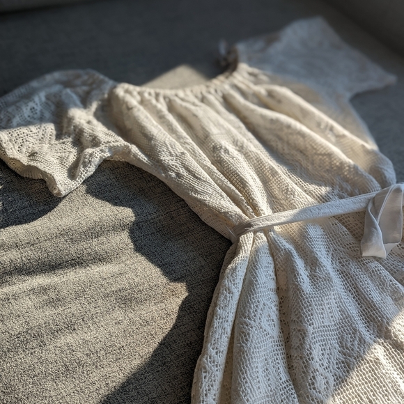 Banana Republic Crochet/Lace off the shoulder dress with sash - Picture 5 of 9